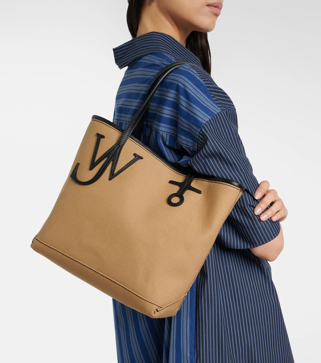 JW Anderson - حقيبة يد قماشية بحواف جلدية