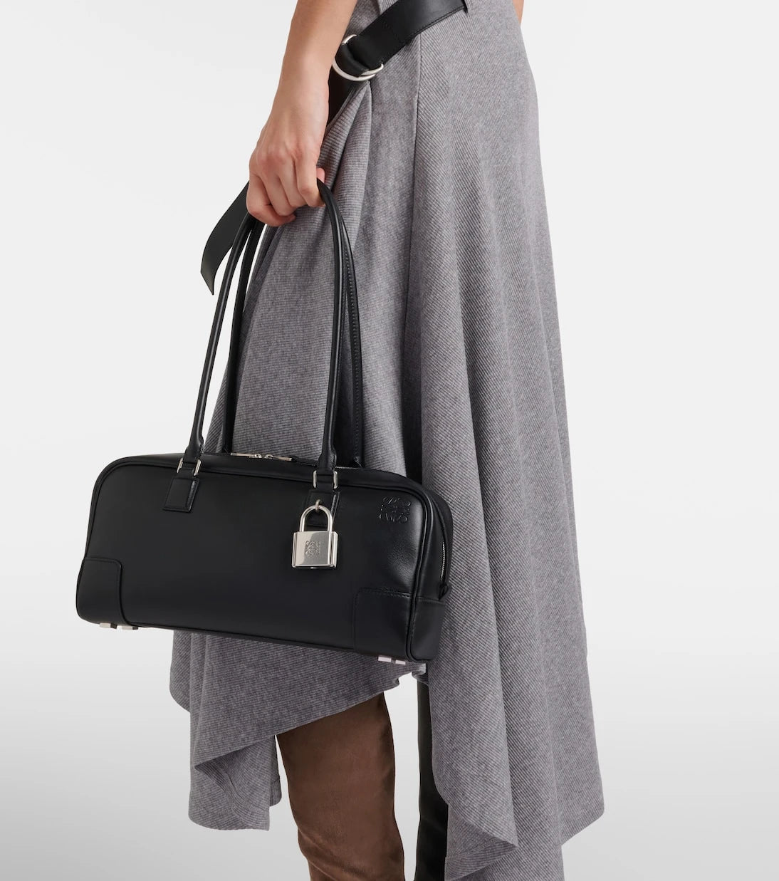 Loewe – Amazona 31 Leder-Schultertasche