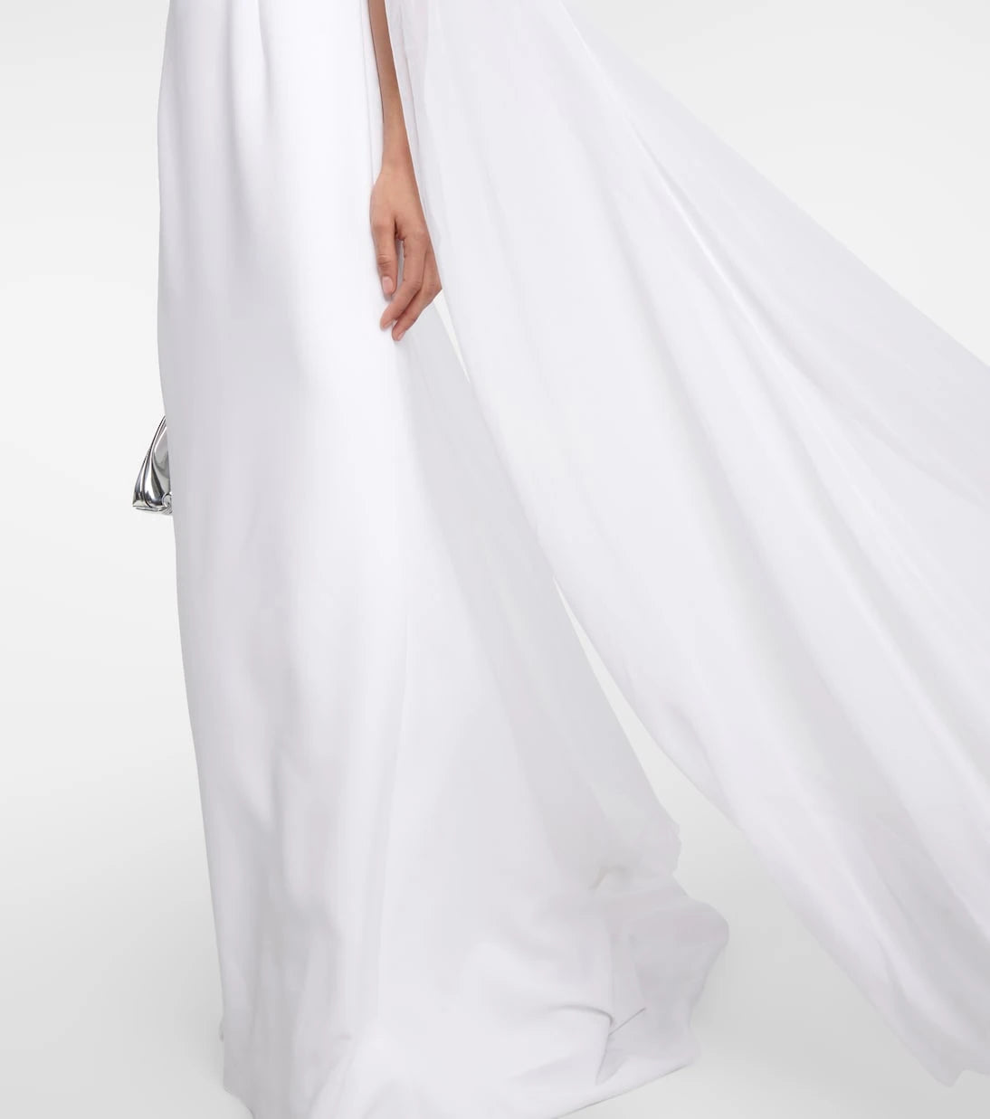 Jenny Packham - فستان فريدا بتفاصيل كاب مطرز للعروس