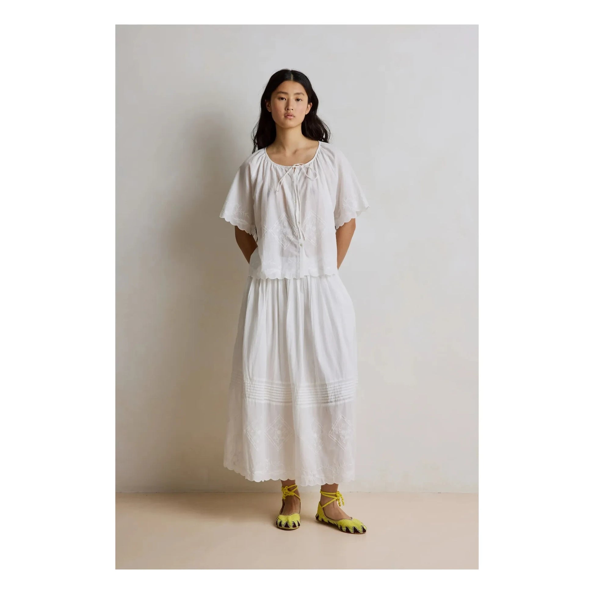 Hod - Jade Embroidery Blouse | White