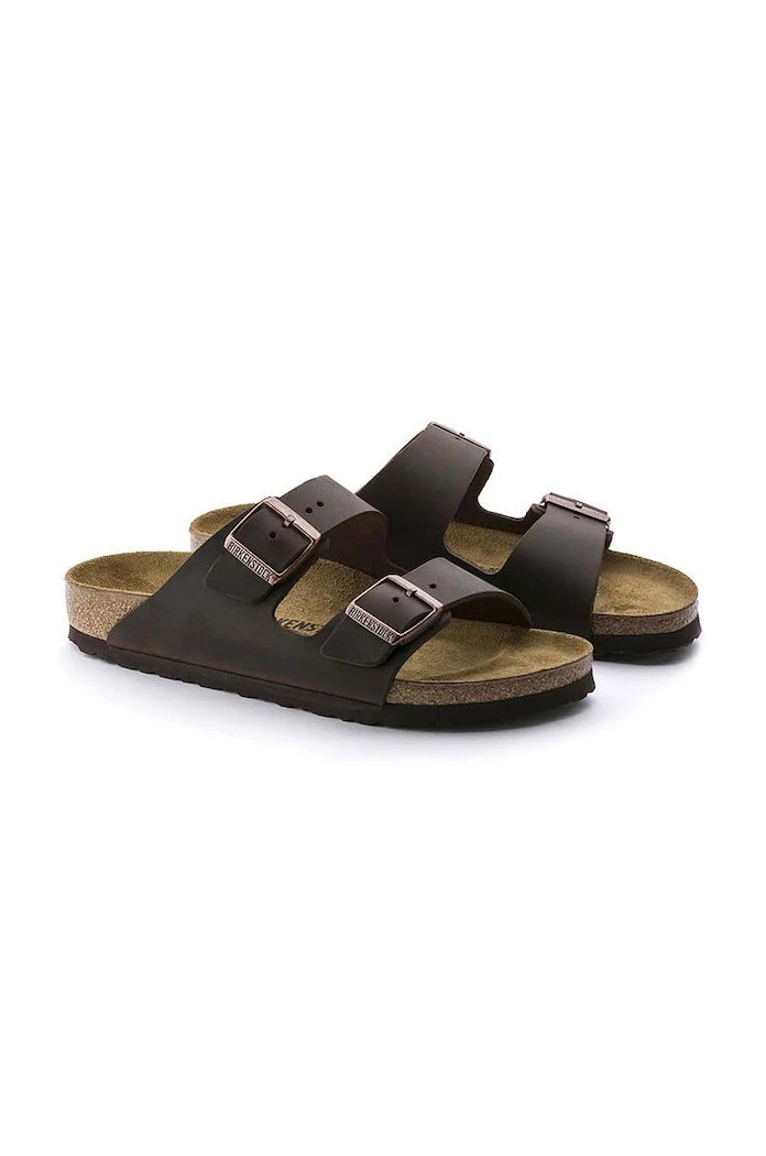 Birkenstock düz tabanlı deri Arizona terlikler