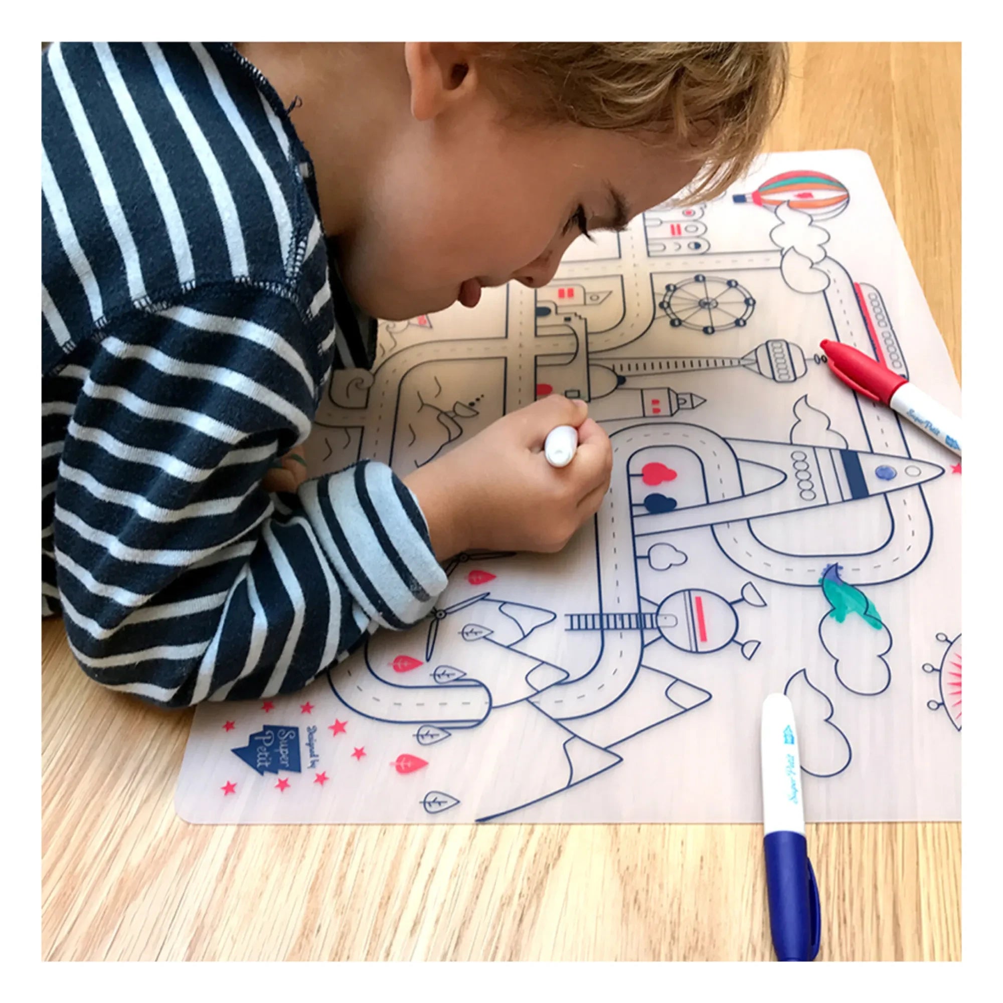 Superpetit - Table Colouring Set with 5 Pens and City Adventure Bracelet
