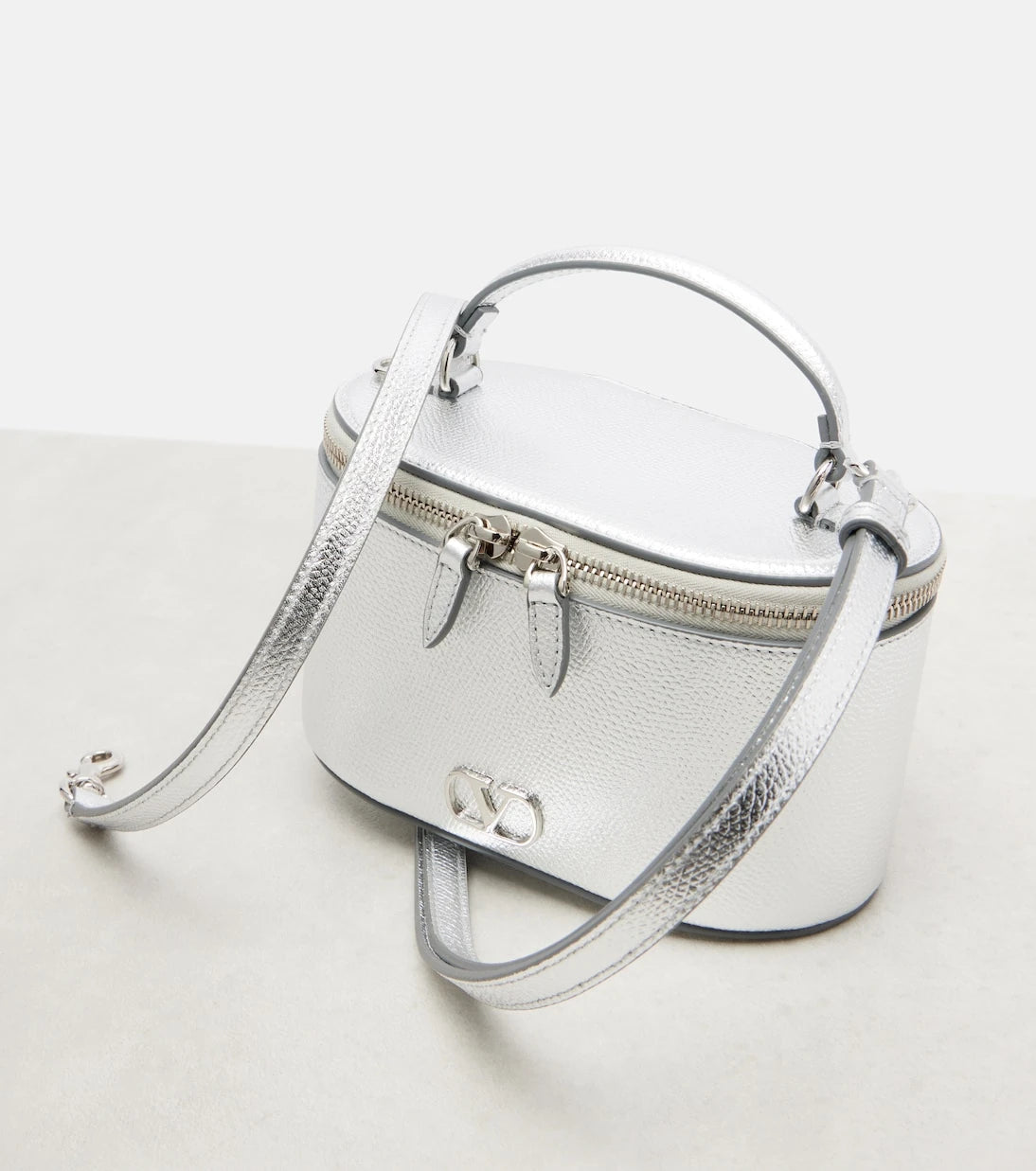 Valentino Garavani - VLogo Mini metallic leather vanity bag