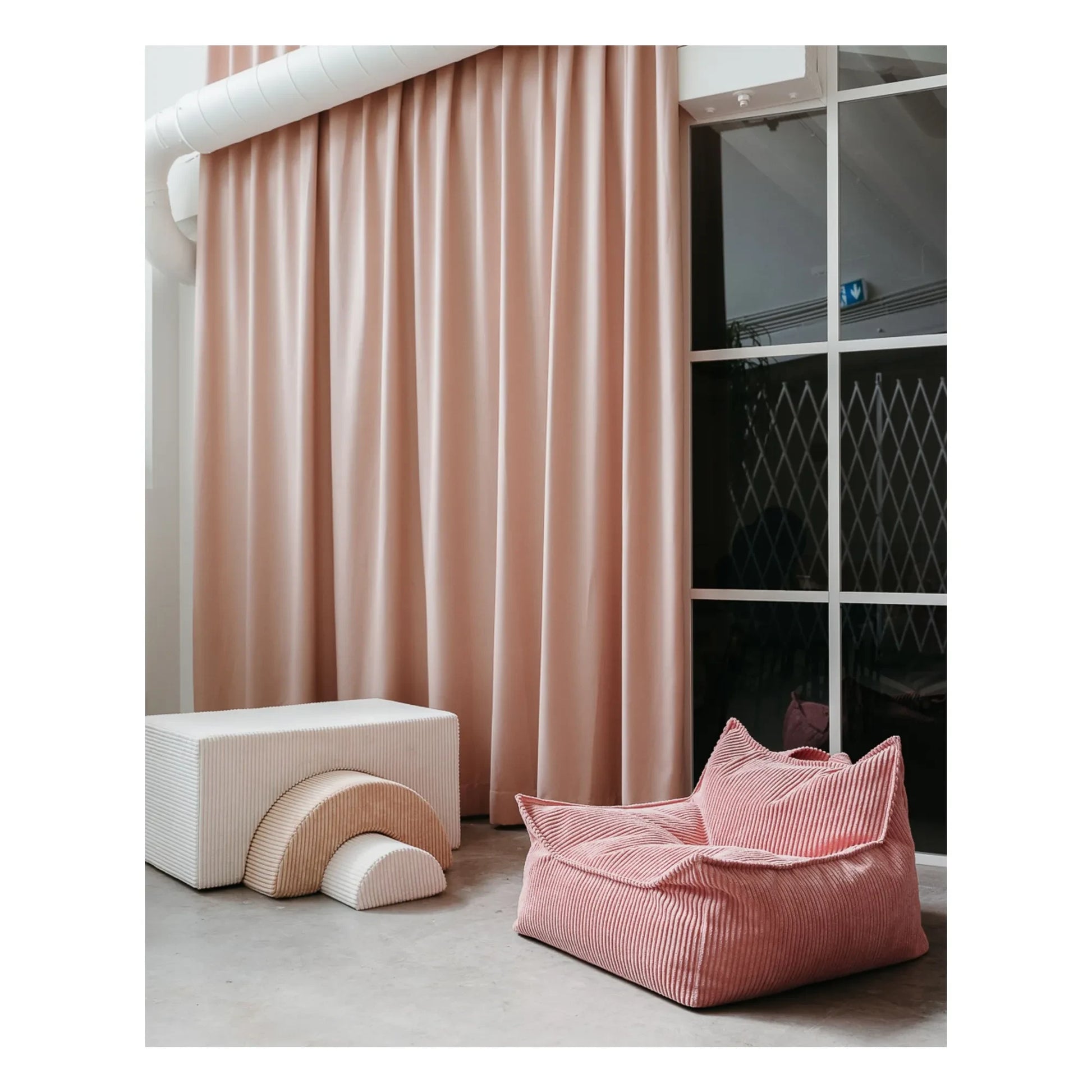 Wigiwama - Corduroy armchair | Pink