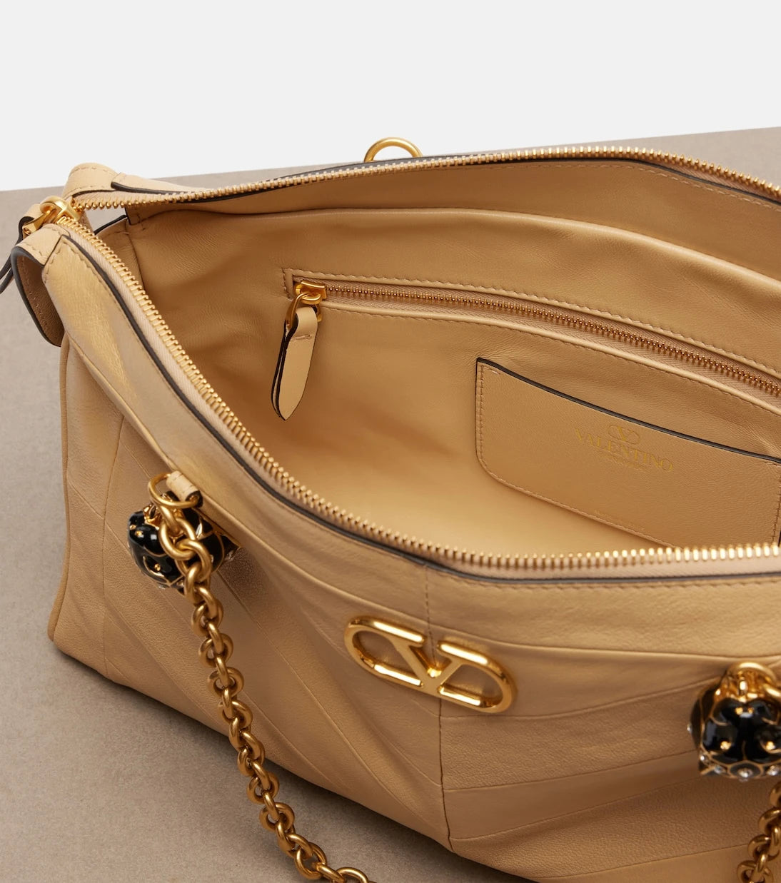 Valentino Garavani - Panthea VLogo leather shoulder bag