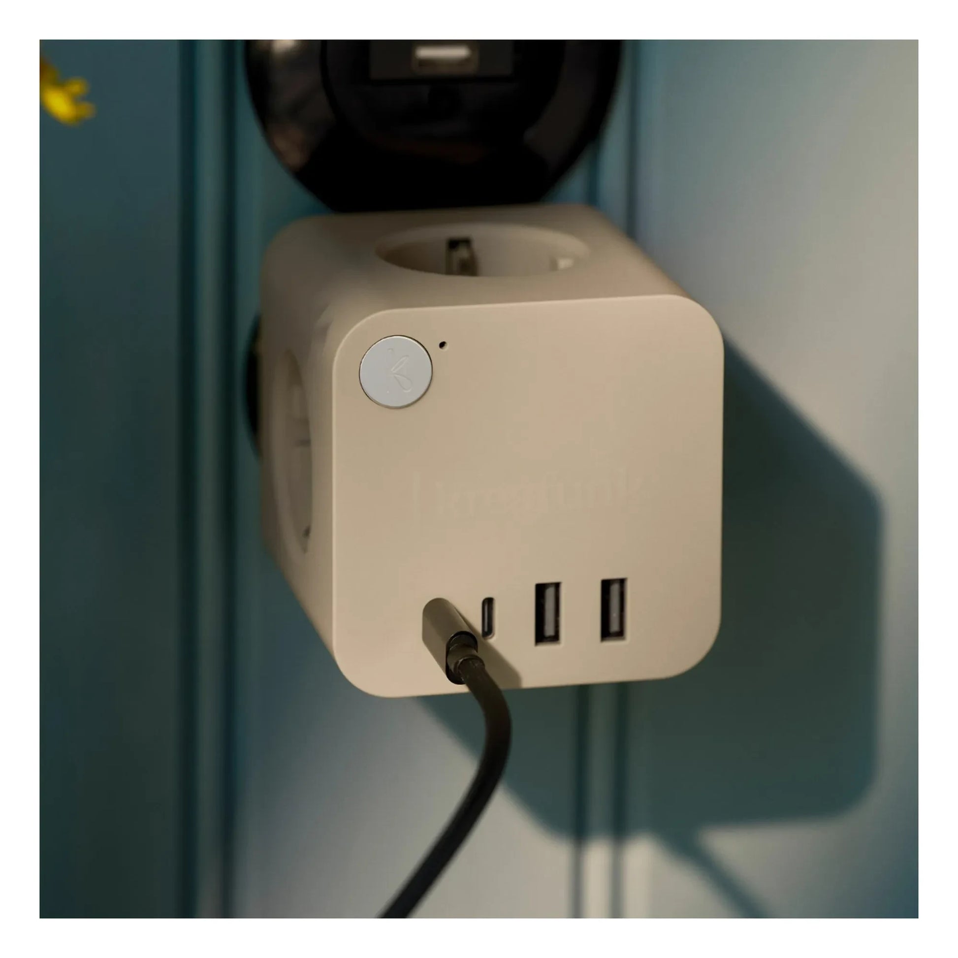 Kreafunk - Ampie compact power strip | Sand