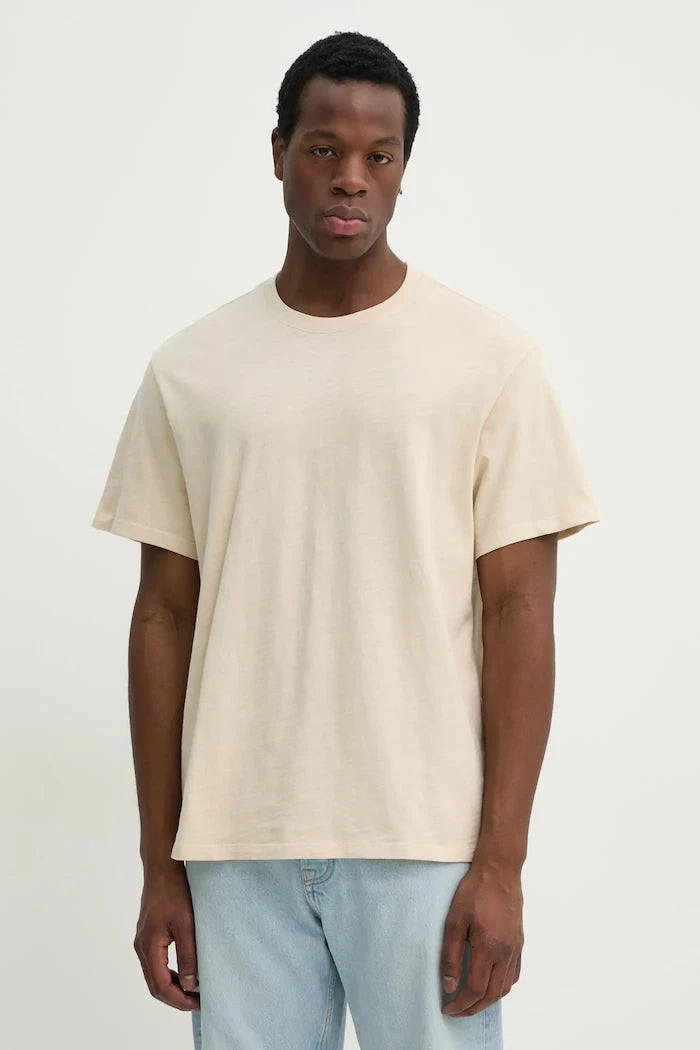 Памучна тениска Levi's THE ESSENTIAL TEE