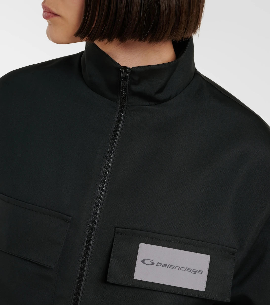 Balenciaga - جاكيت رياضي قصير من قماش فايل فني