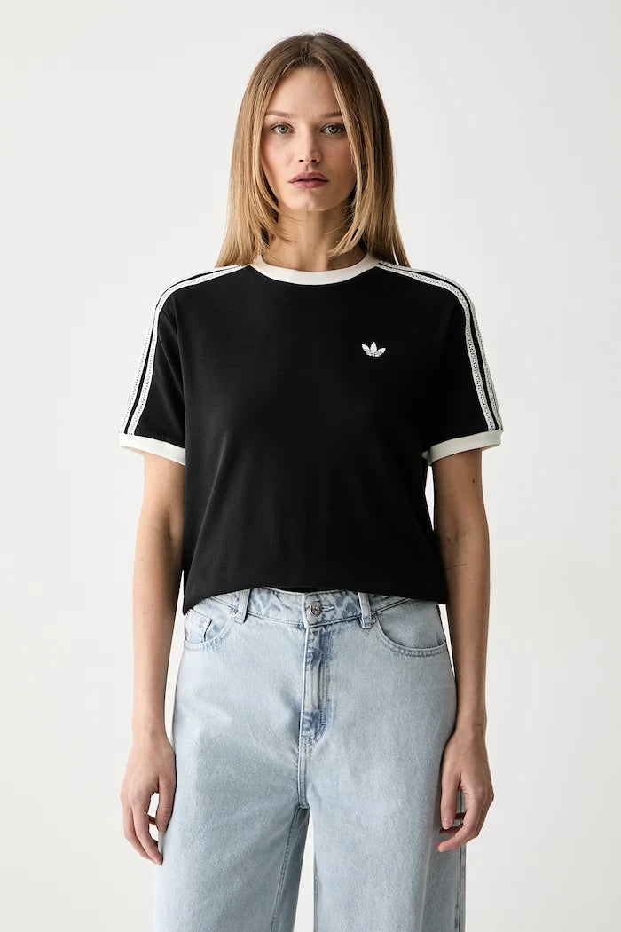 adidas Originals pamuk ve elastanlı kadın tişörtü