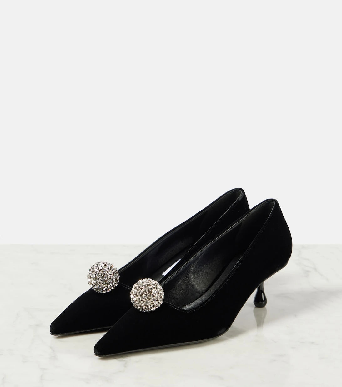 Jimmy Choo - حذاء أورب 50 المخملي بالكعب العالي والمزين