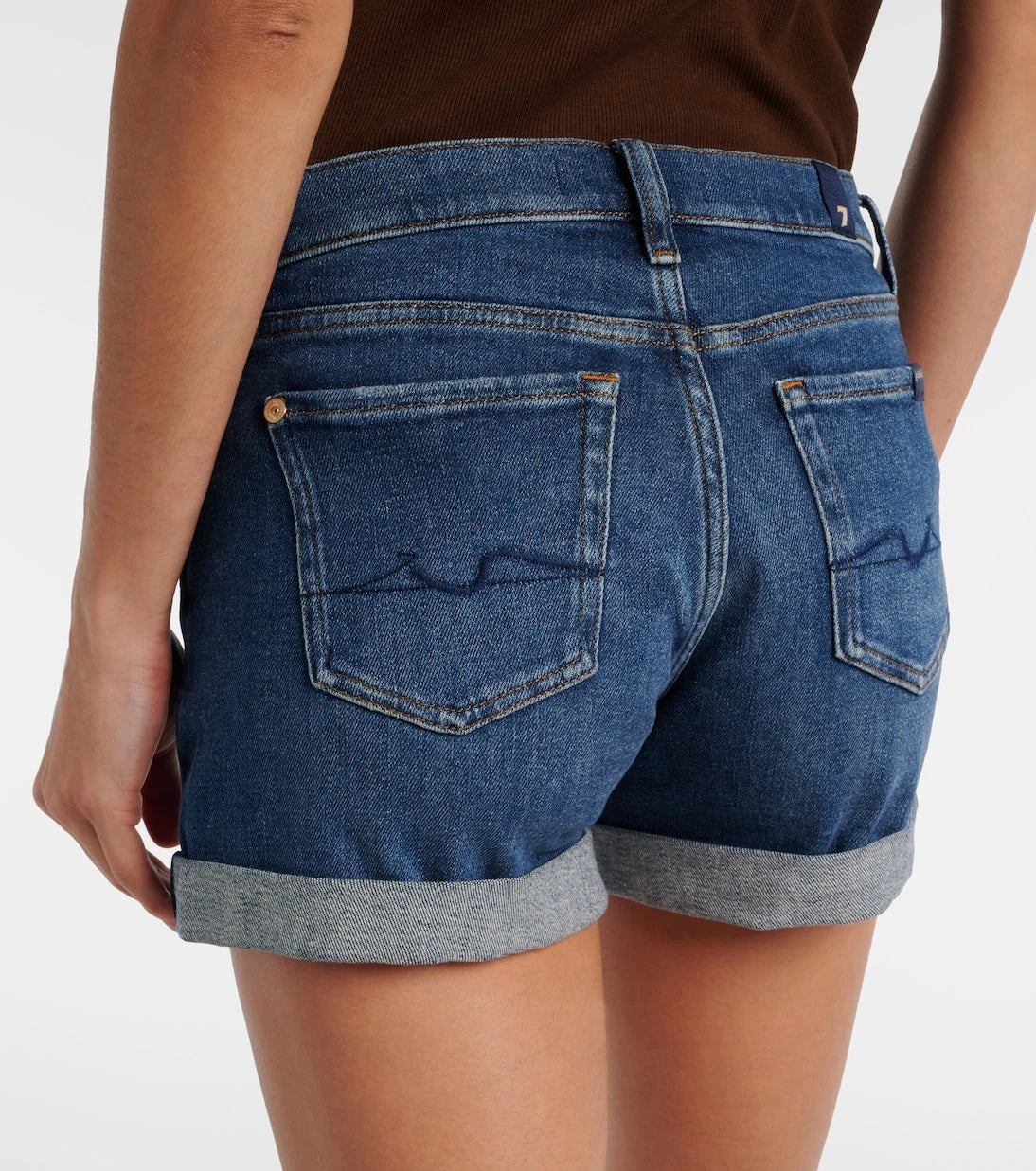 7 For All Mankind - شورت جينز بقصة متوسطة الارتفاع
