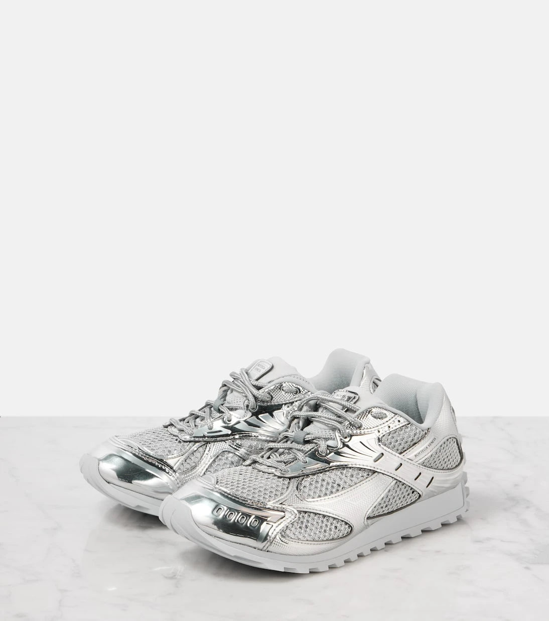 Bottega Veneta - حذاء رياضي أوربت ميتاليك