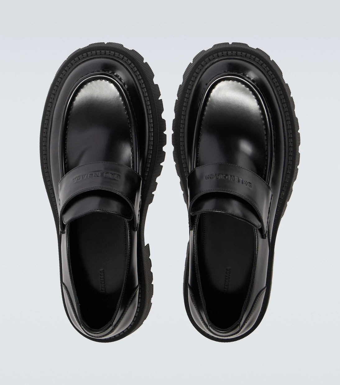 Balenciaga - حذاء لوفرز Tractor من الجلد