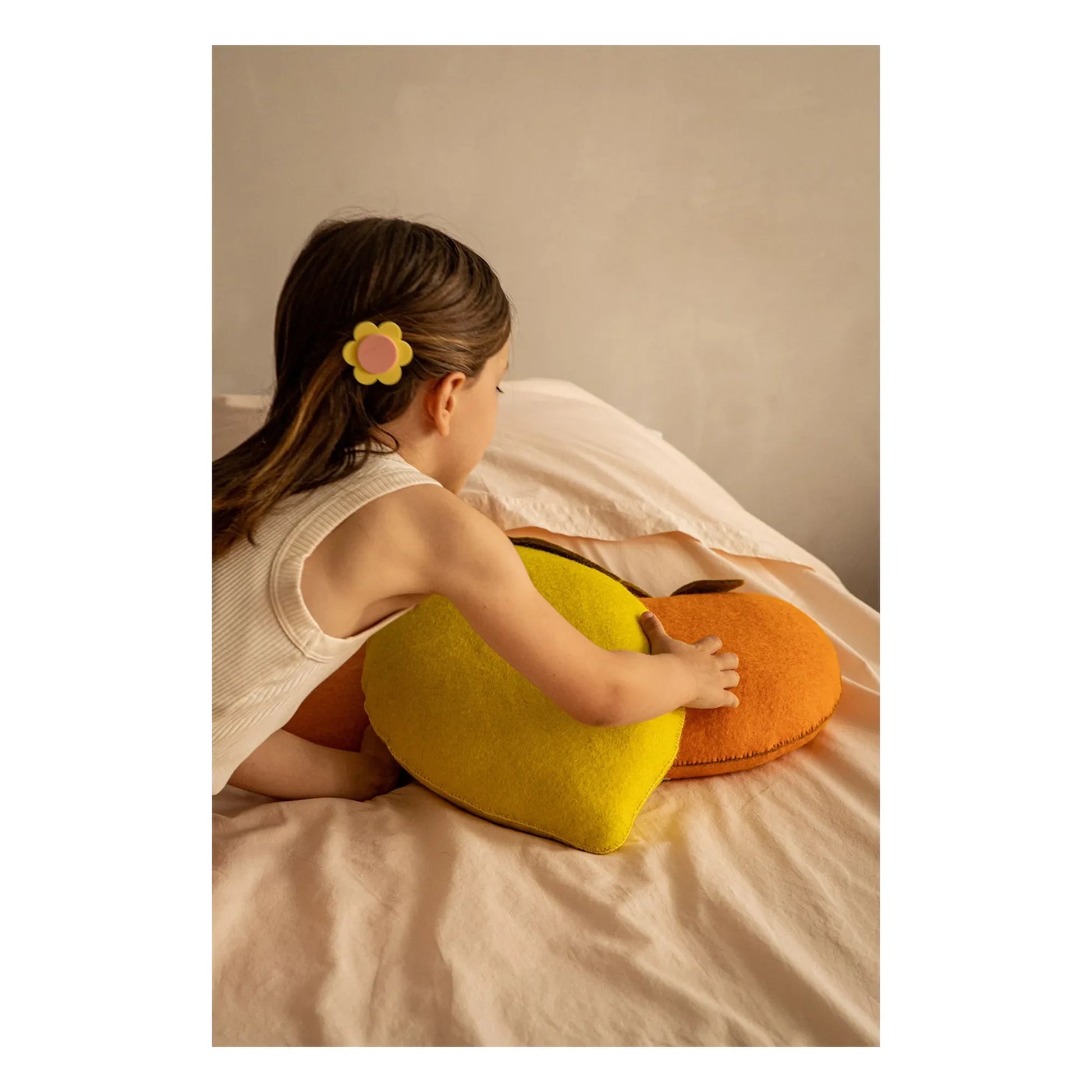 Muskhane - Apricot felt cushion | Orange