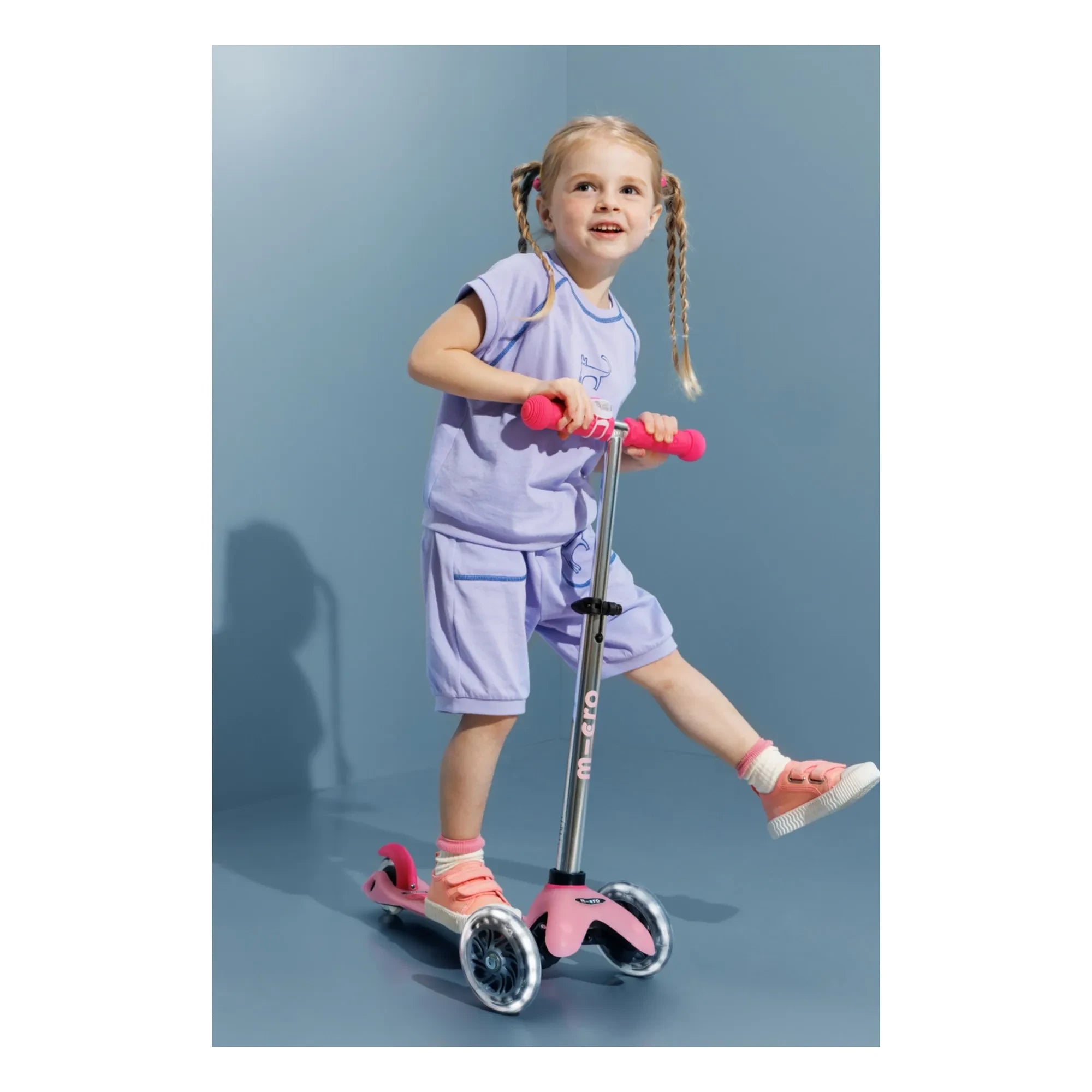 Micro - Mini LED Phosphorescent Scooter | Pink