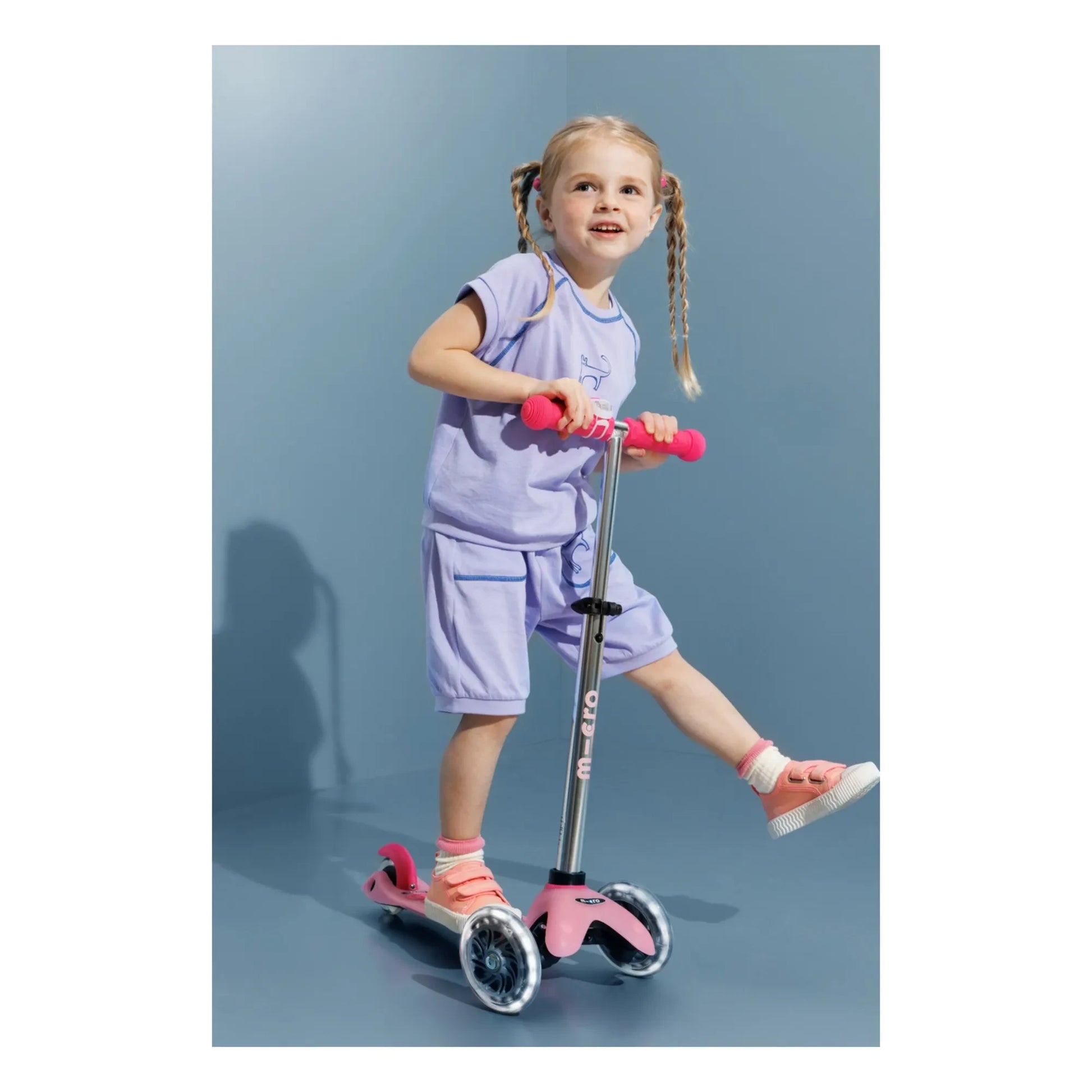 Micro - Mini LED Phosphorescent Scooter | Pink