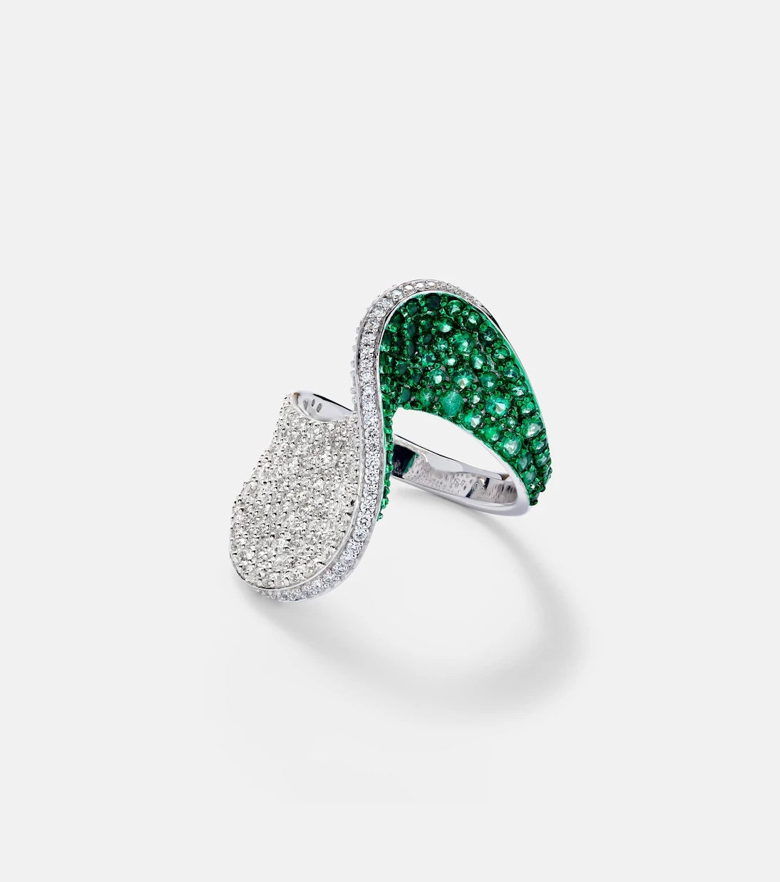 Kamyen - 18kt white gold ring with diamonds and emeralds
