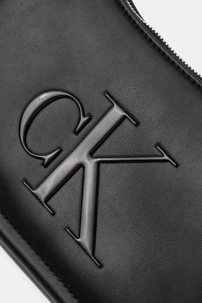 Calvin Klein чанта тип багета дамска от имитация на кожа