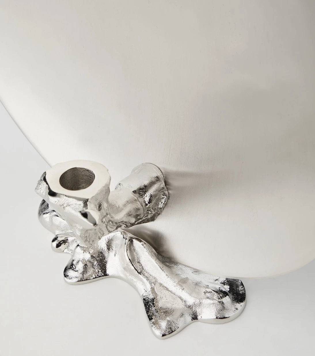 Polspotten - Spherical Drip candle holder by Pascal Smelik