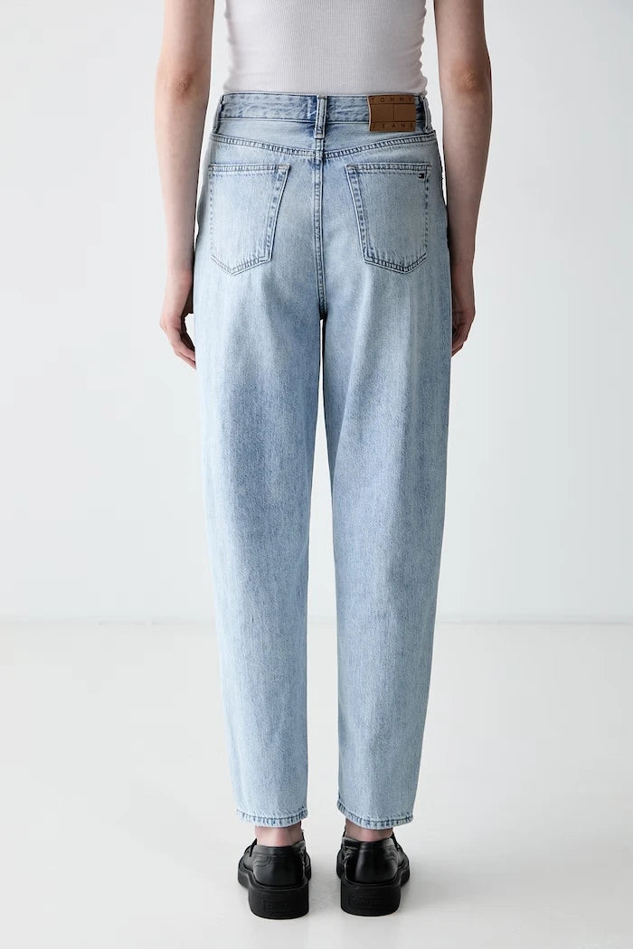 Tommy Jeans kadın mom fit jean