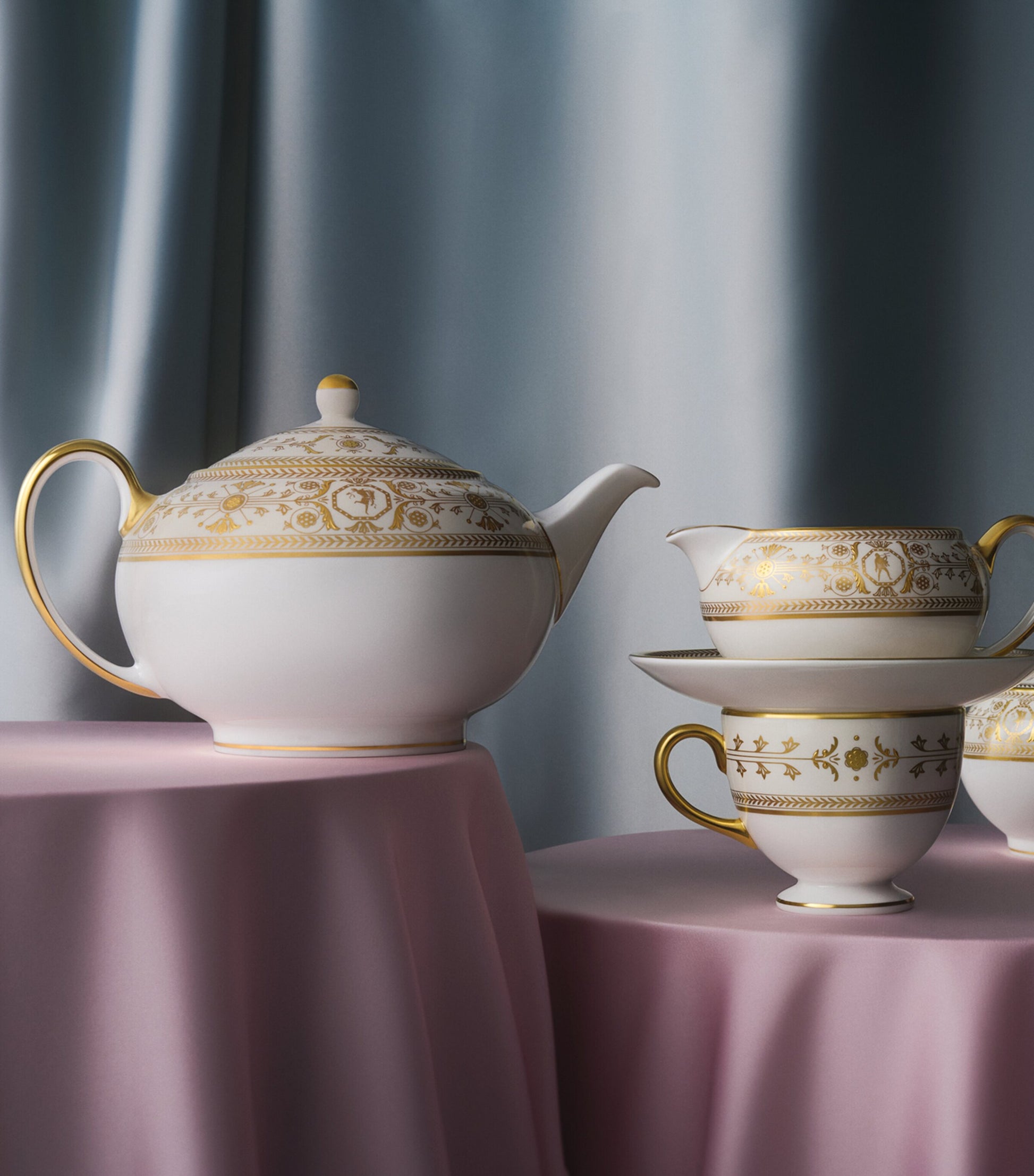 Bone China Bacchus Teapot (800ml)