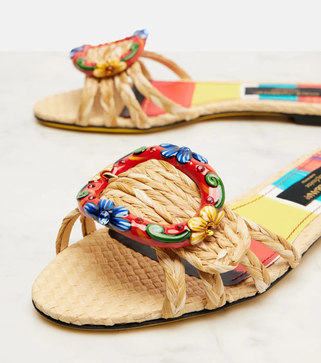Dolce&Gabbana - صنادل تاورمينا الرافيا المزدانة بالزخارف