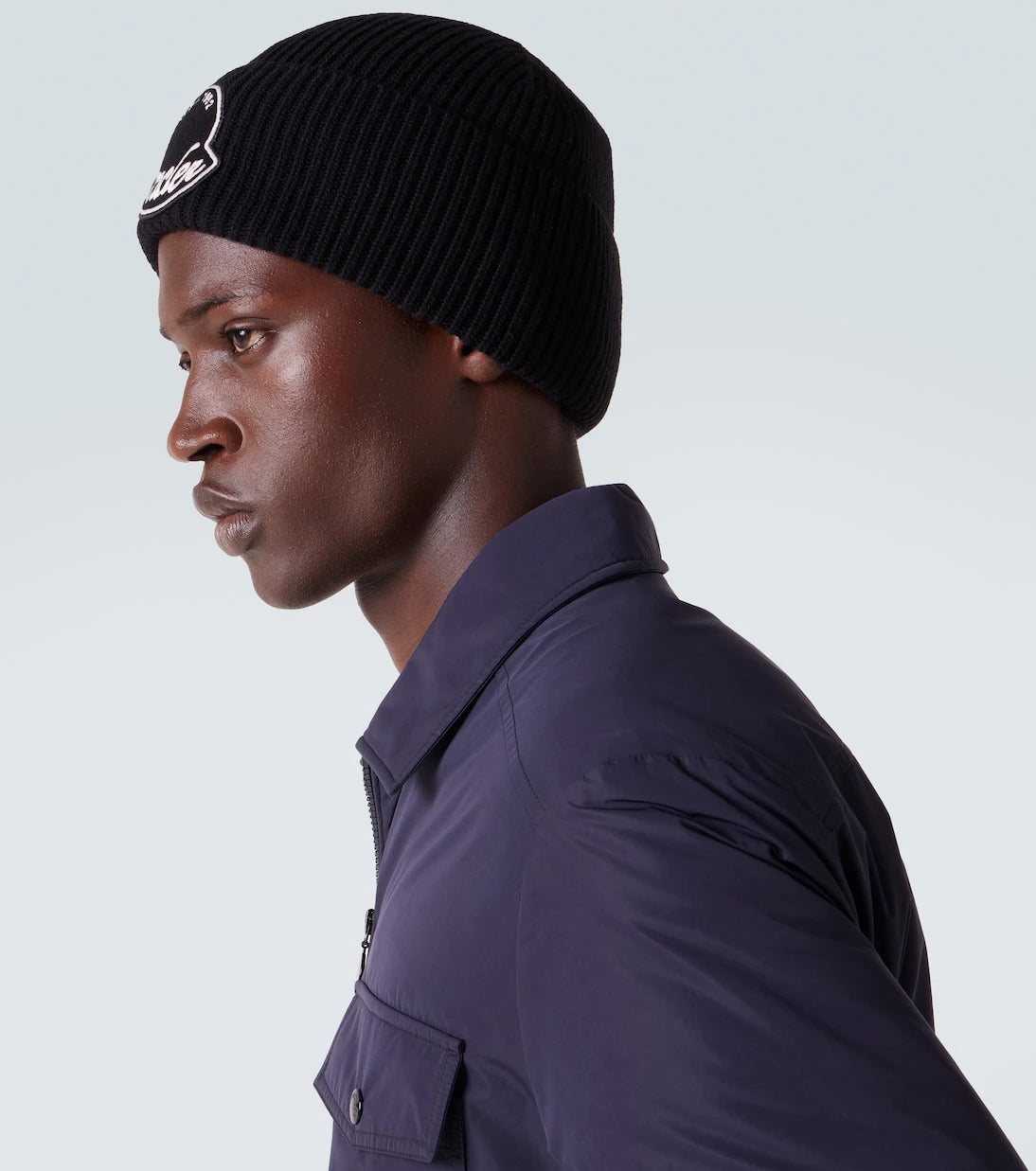 Moncler - قبعة بيني لوغو مضلعة من صوف الفيرجن