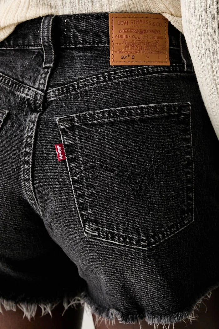 Levi's kadın denim şort 501® CURVE