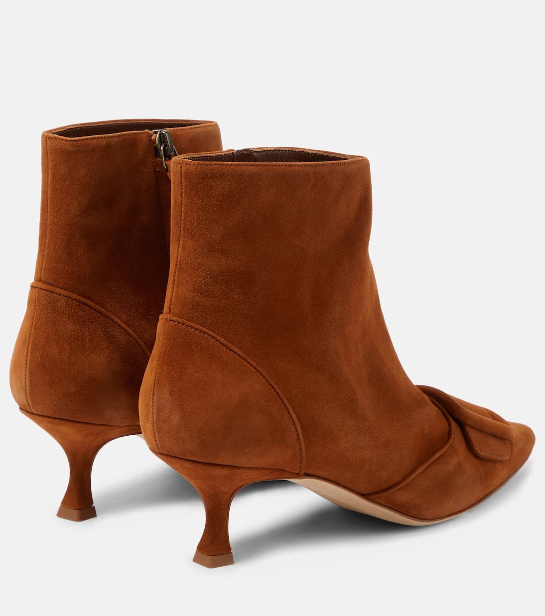 Manolo Blahnik - حذاء الكاحل Baylow المصنوع من جلد الشمواه والمزين بالزخارف