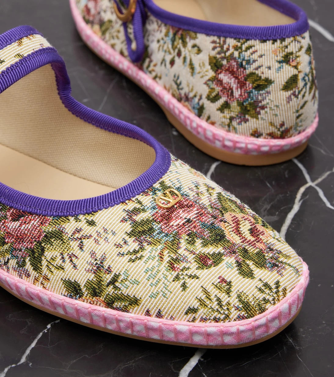 Valentino Garavani - Endouce floral Mary Jane flats