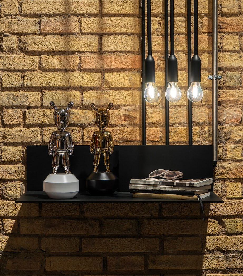 The Gold-Tone Guest Little Figurine (30cm)