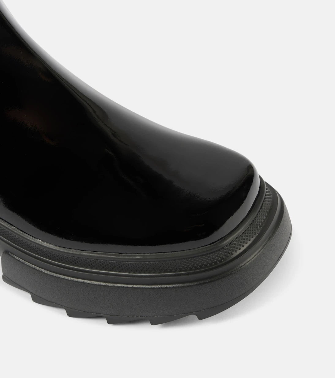 Roger Vivier - حذاء تشيلسي Wallaviv من الجلد اللامع