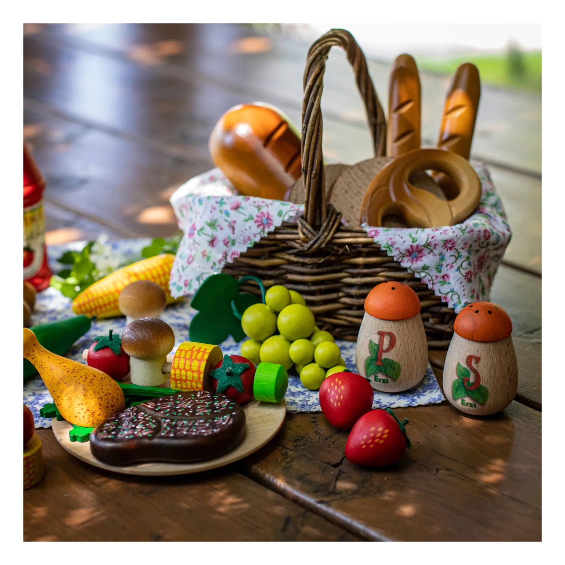 Erzi - Wooden Toy Salt & Pepper Shakers