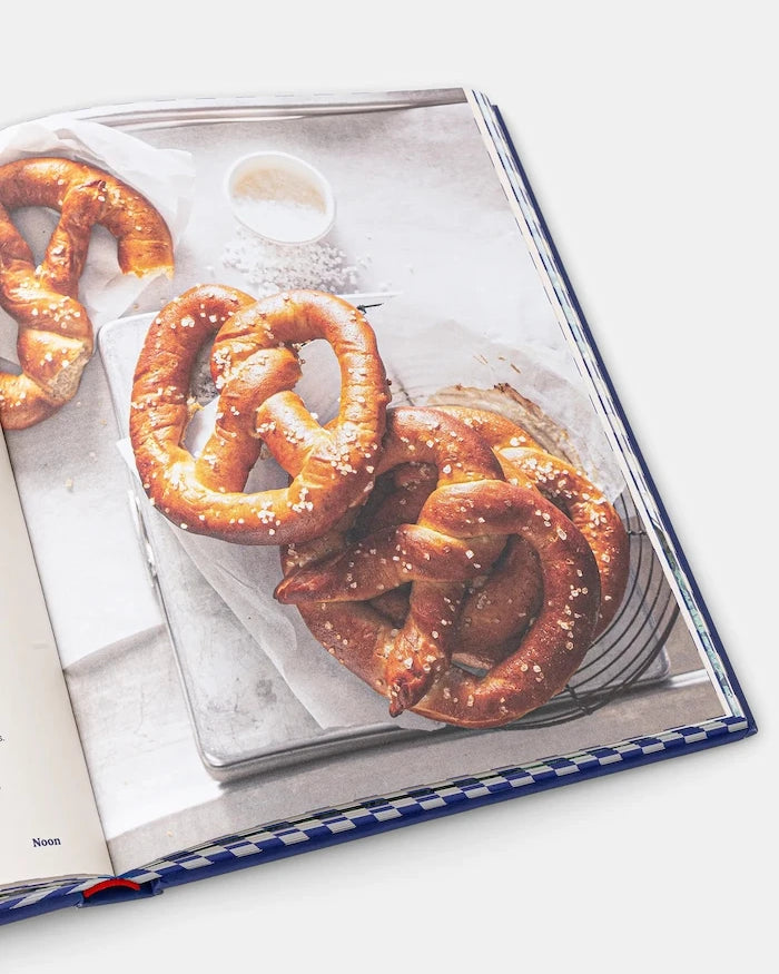 Готварска книга Home & Lifestyle EAT NYC от Yasmin Newman, английски