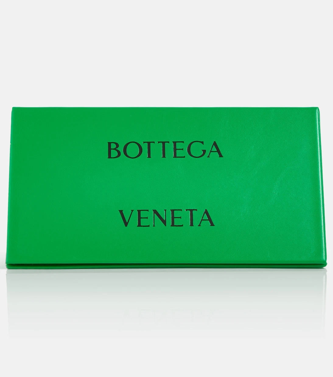 Bottega Veneta - نظارة شمسية كلاسيكية بيضاوية