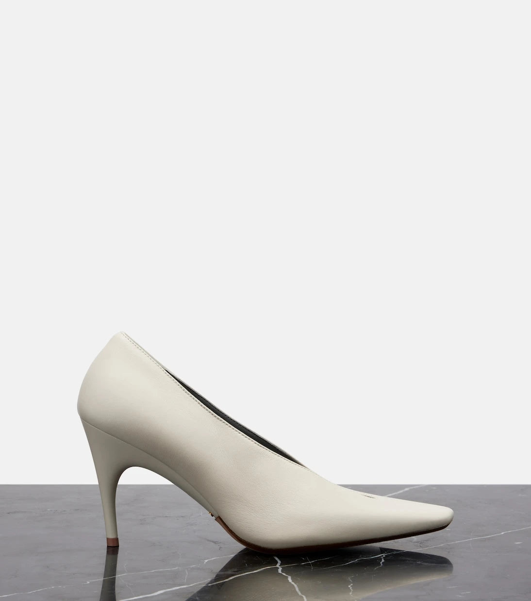 Balenciaga - Duchesse leather pumps