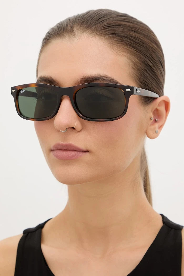 Ray-Ban güneş gözlüğü