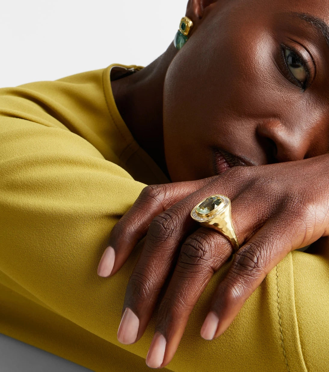 Octavia Elizabeth - Chroma 18kt gold ring with diamonds and beryl