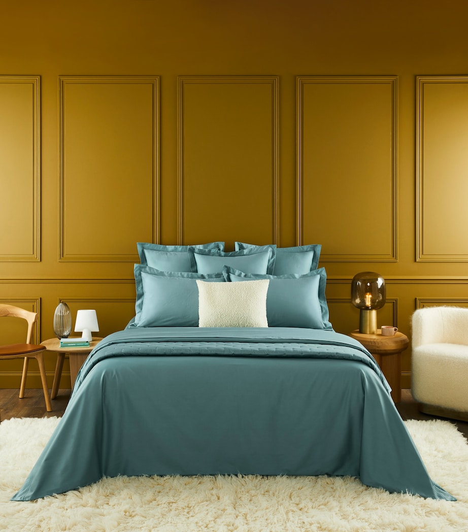 Triomphe Super King Flat Sheet (270cm x 295cm)