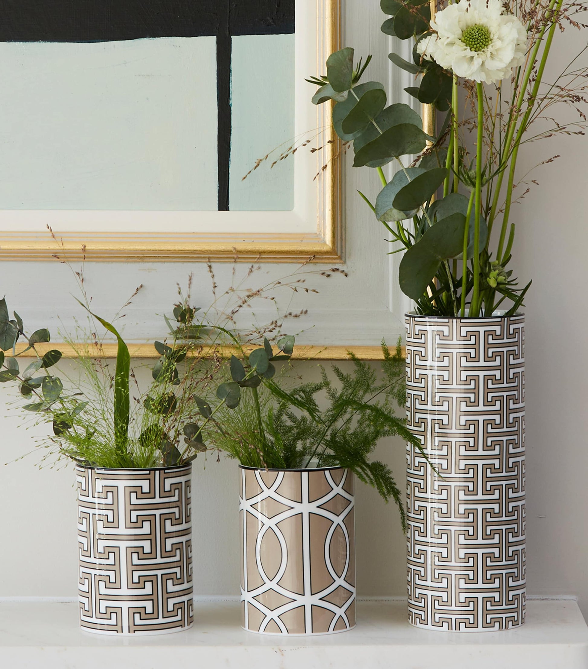 O.W.London Bone China Loop Vase (11.5cm)