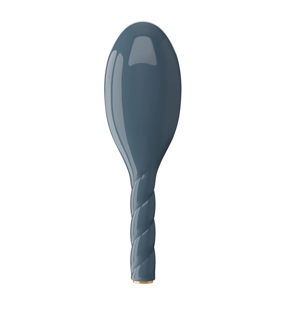 N.04 The Miracle Detangling Scalp Brush