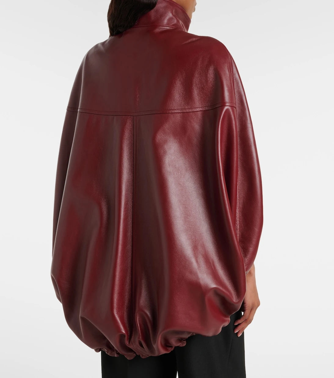 Balenciaga - كاب جلدي غير متماثل بكسرات