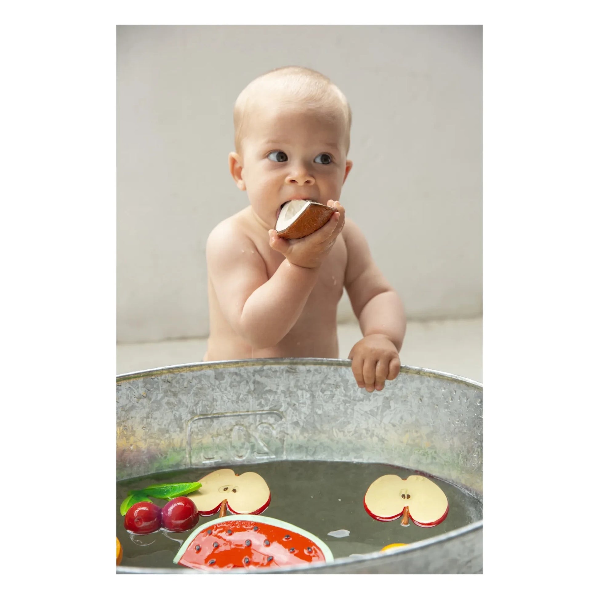 Oli & Carol - Pepita the Apple Teething Ring | Yellow