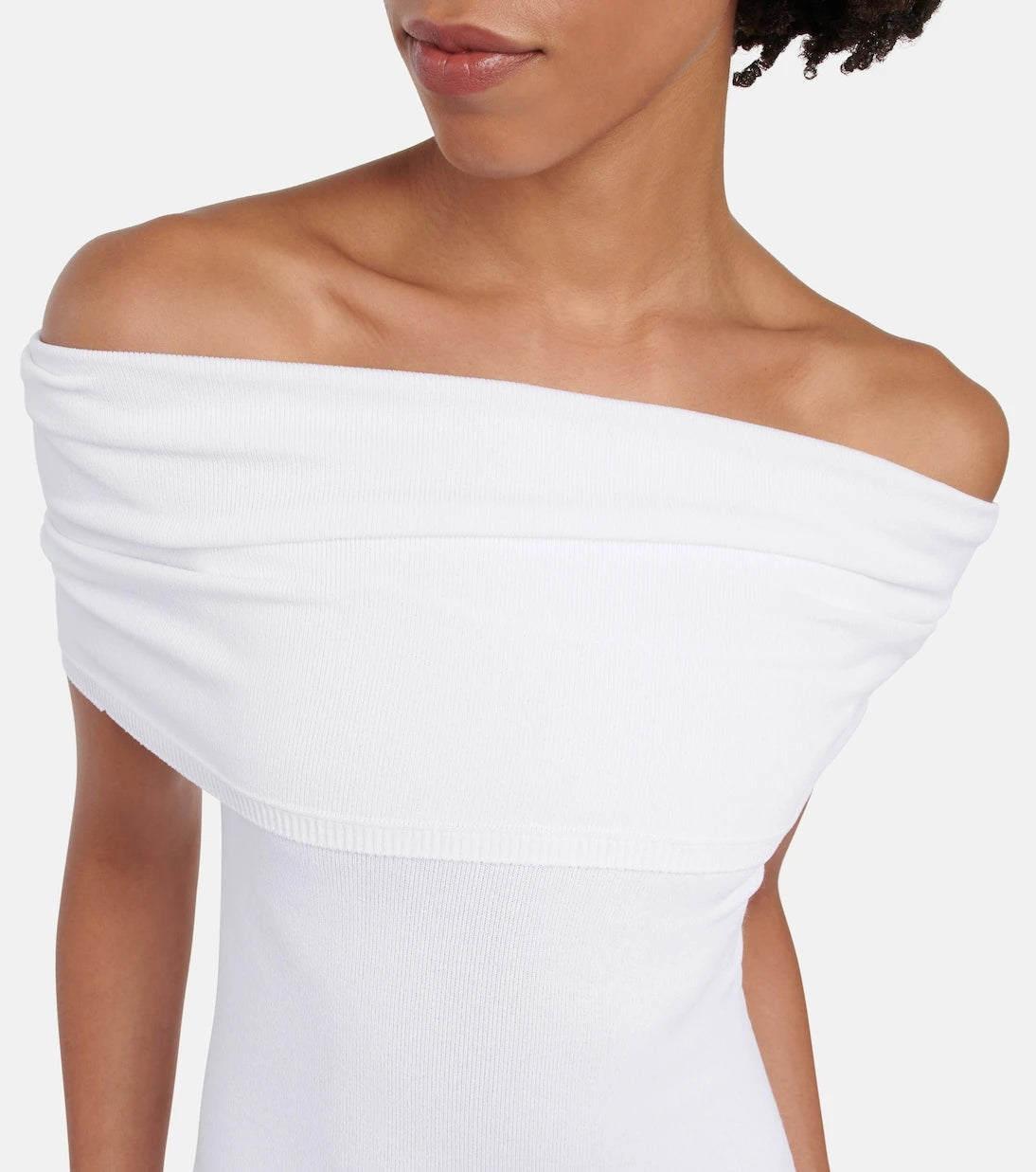 Alaïa - بودي سوت محبوك مكشوف الأكتاف