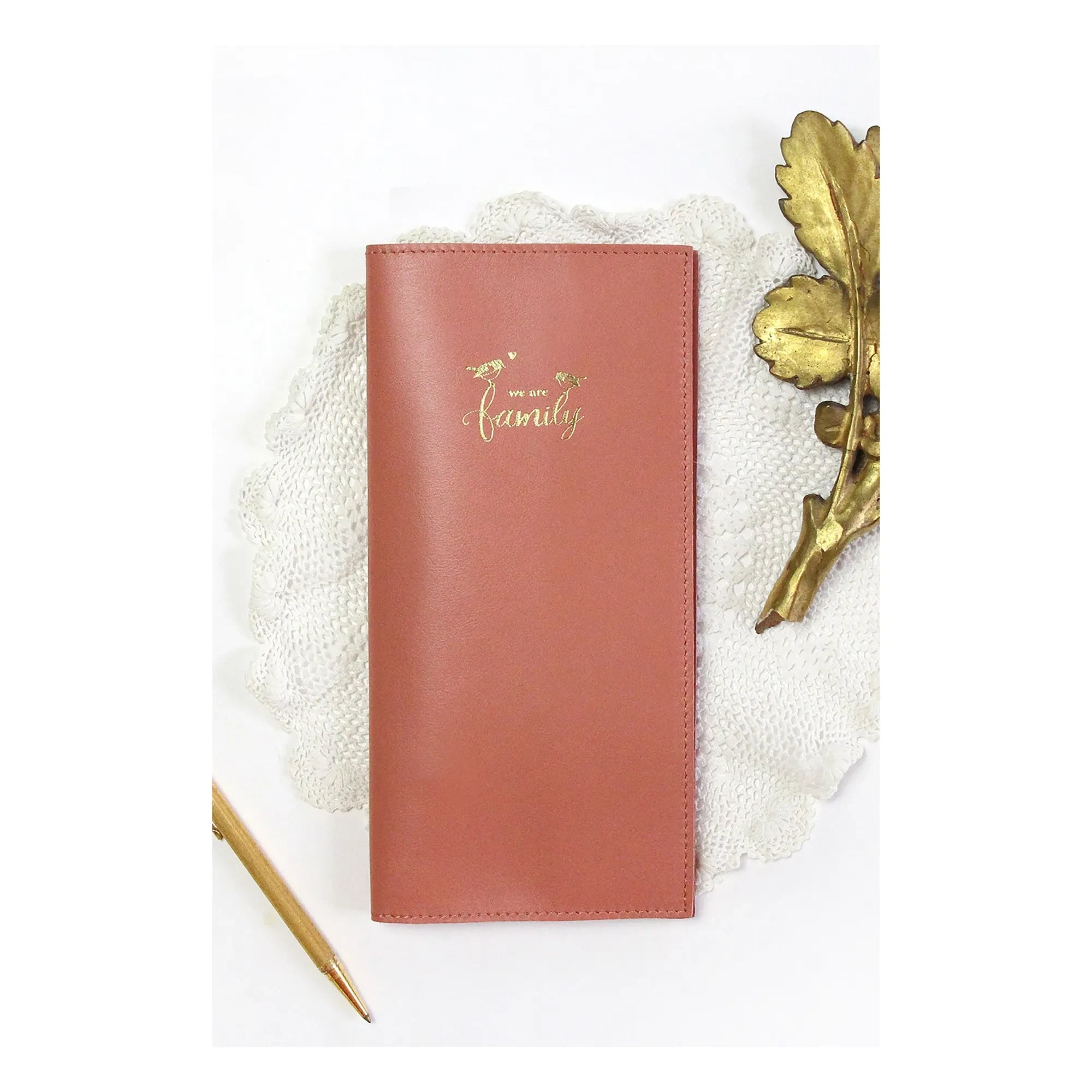 Barnabé aime le café - Leather family booklet | Dusty Pink