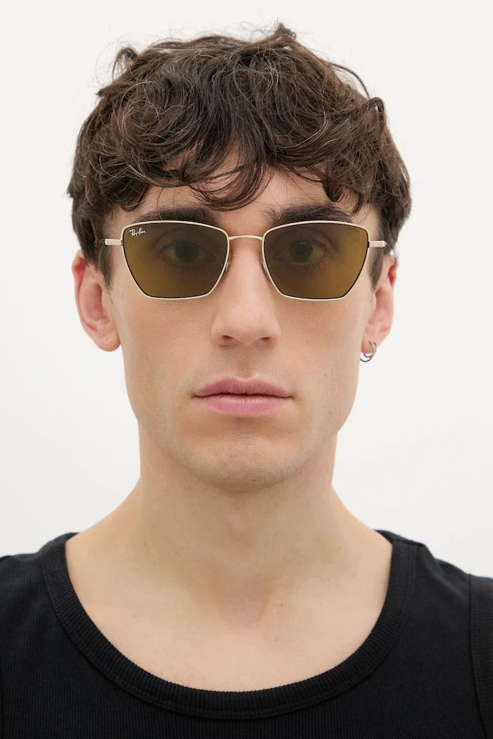 Ray-Ban güneş gözlüğü