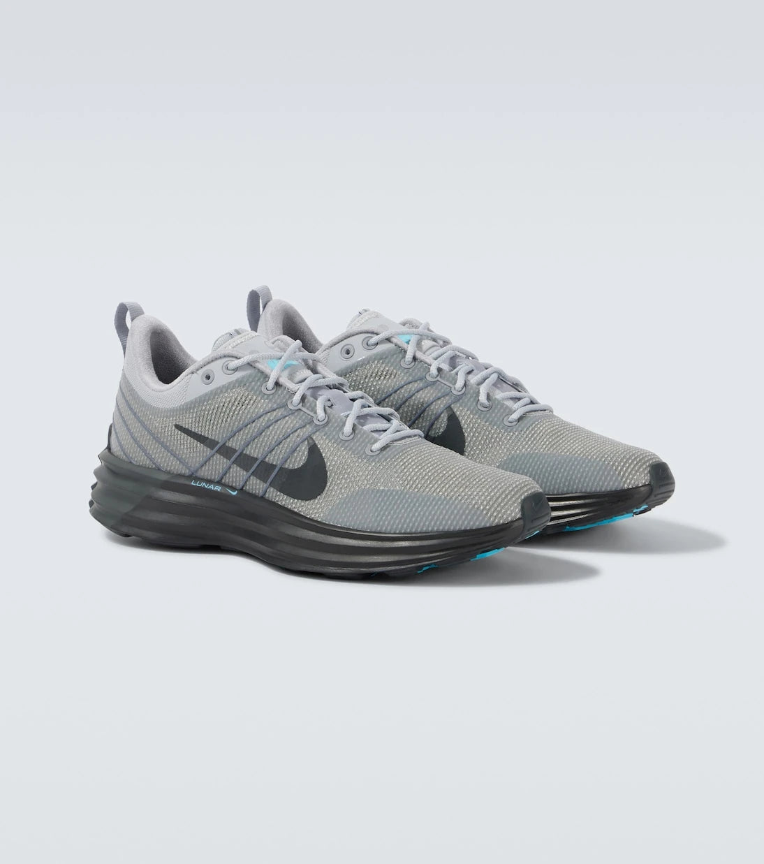 Nike - حذاء رياضي Lunar Roam