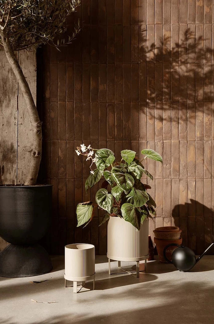 Саксия със стойка ferm LIVING Bau Pot S/18 x 24 cm