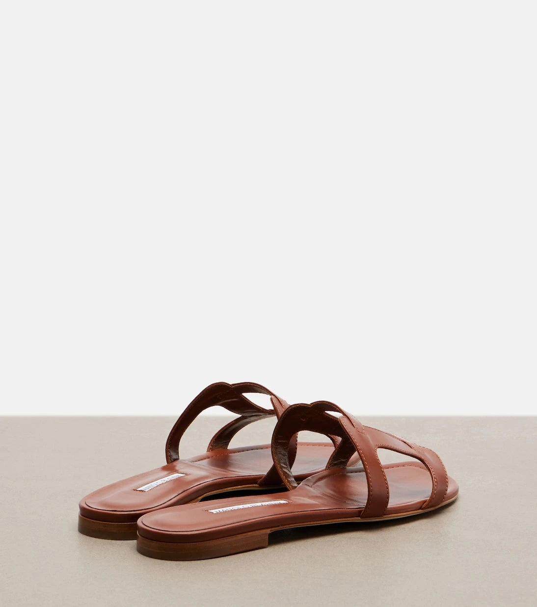 Manolo Blahnik - Grellanuflat leather sandals
