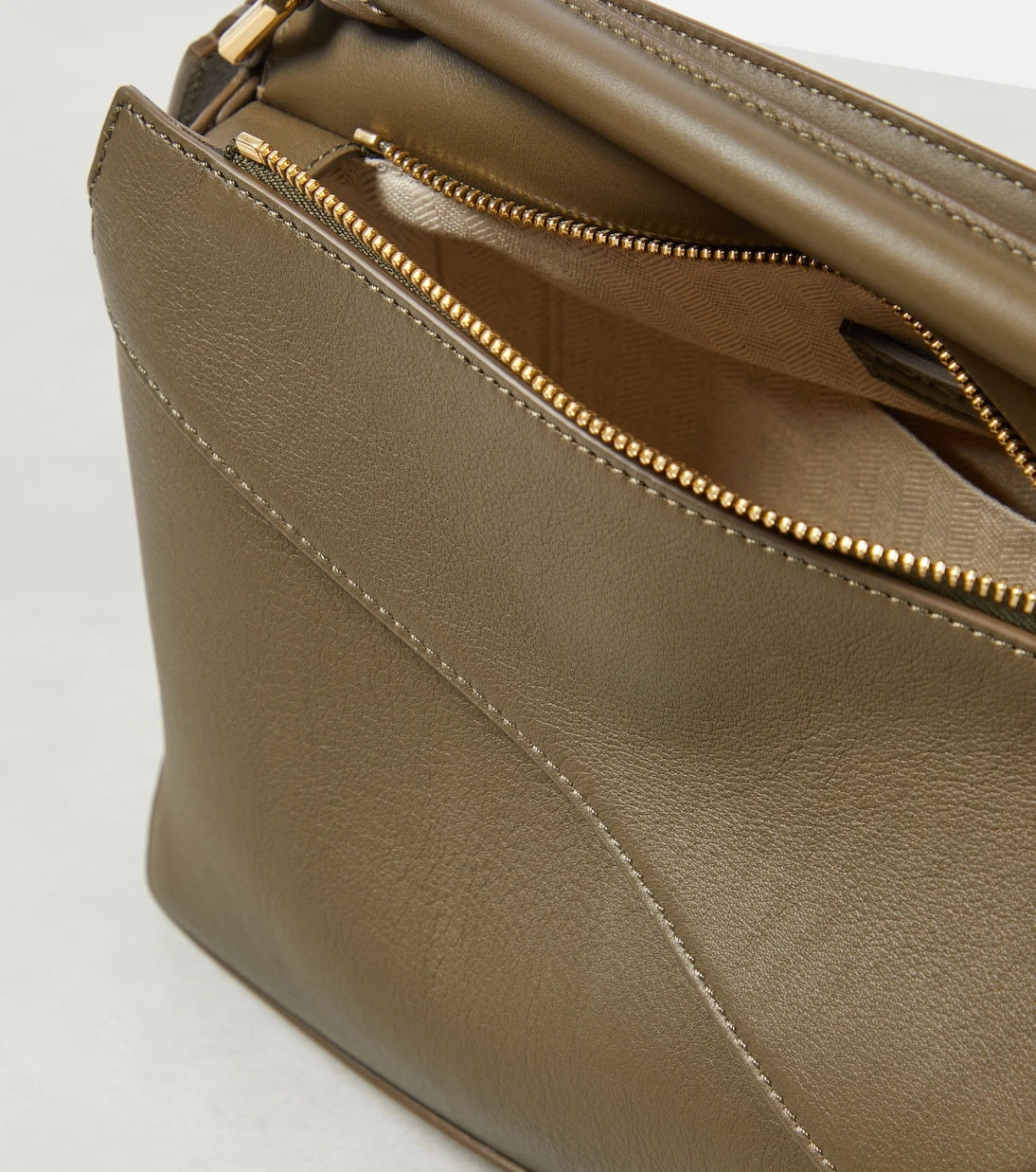 Loewe - حقيبة توت جلد صغيرة Puzzle Edge